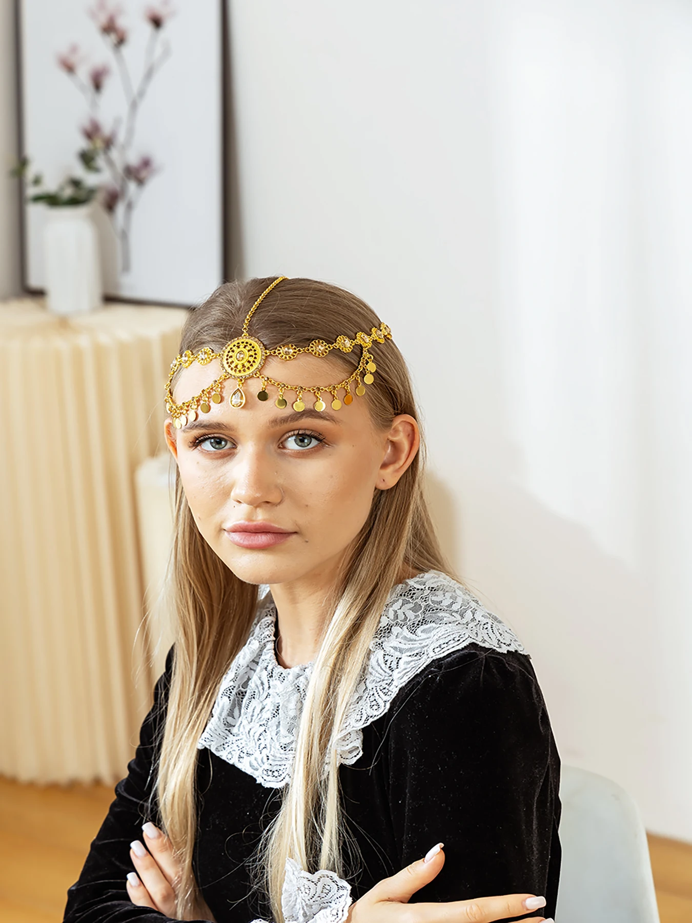 

Shiny Golden Head Chain, Hollow Round Inlaid Design Bridal Headpiece, Party Stage Performance Hair Accessory Festival Gift