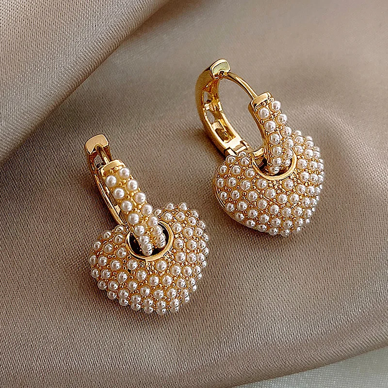 Pave Beaded Heart Huggie Hoop Earrings Textured Puffed Charm Earring Romantic Party Jewelry Decoration Accent For Lady