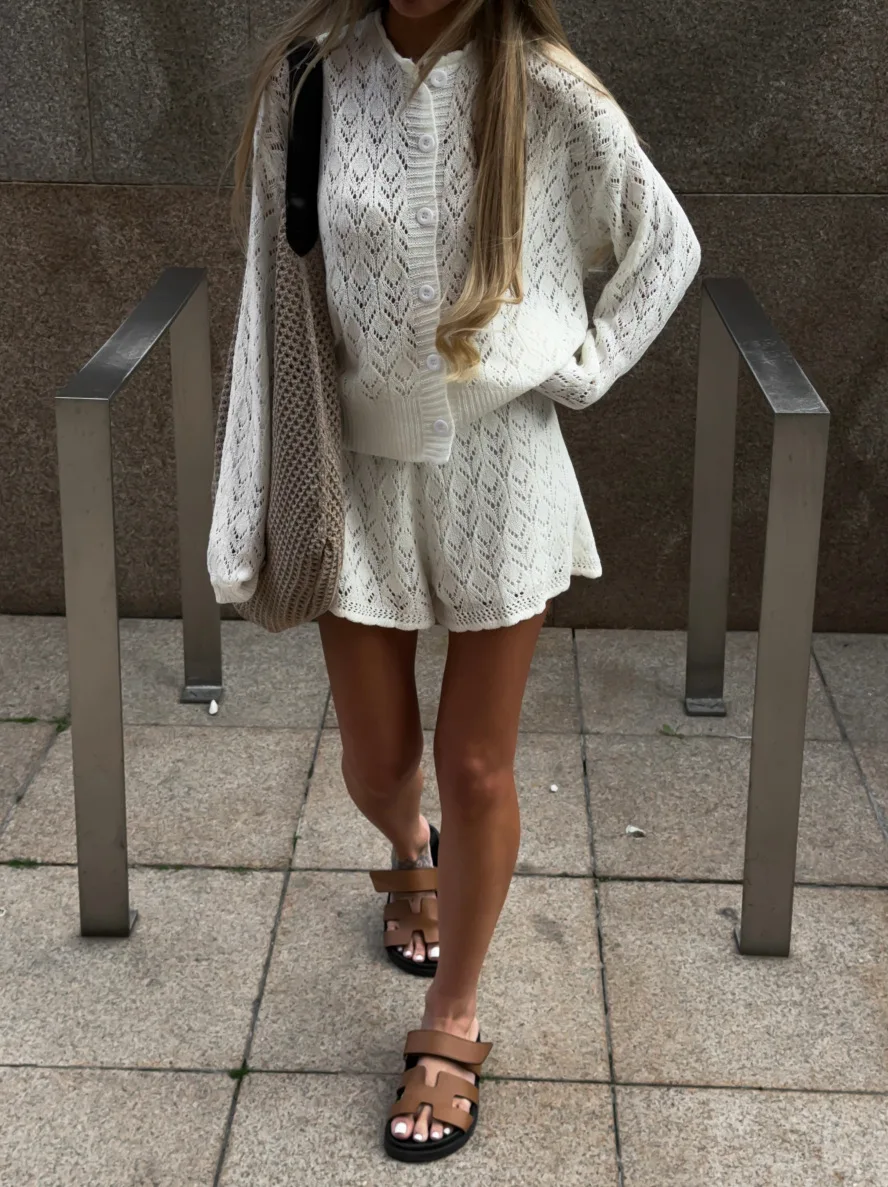 Pre-Fall Cut-out Crochet Flower Slim French Jacket Knitwear Design Sense Set Niche Vibe Lazy V-neck Cardigan