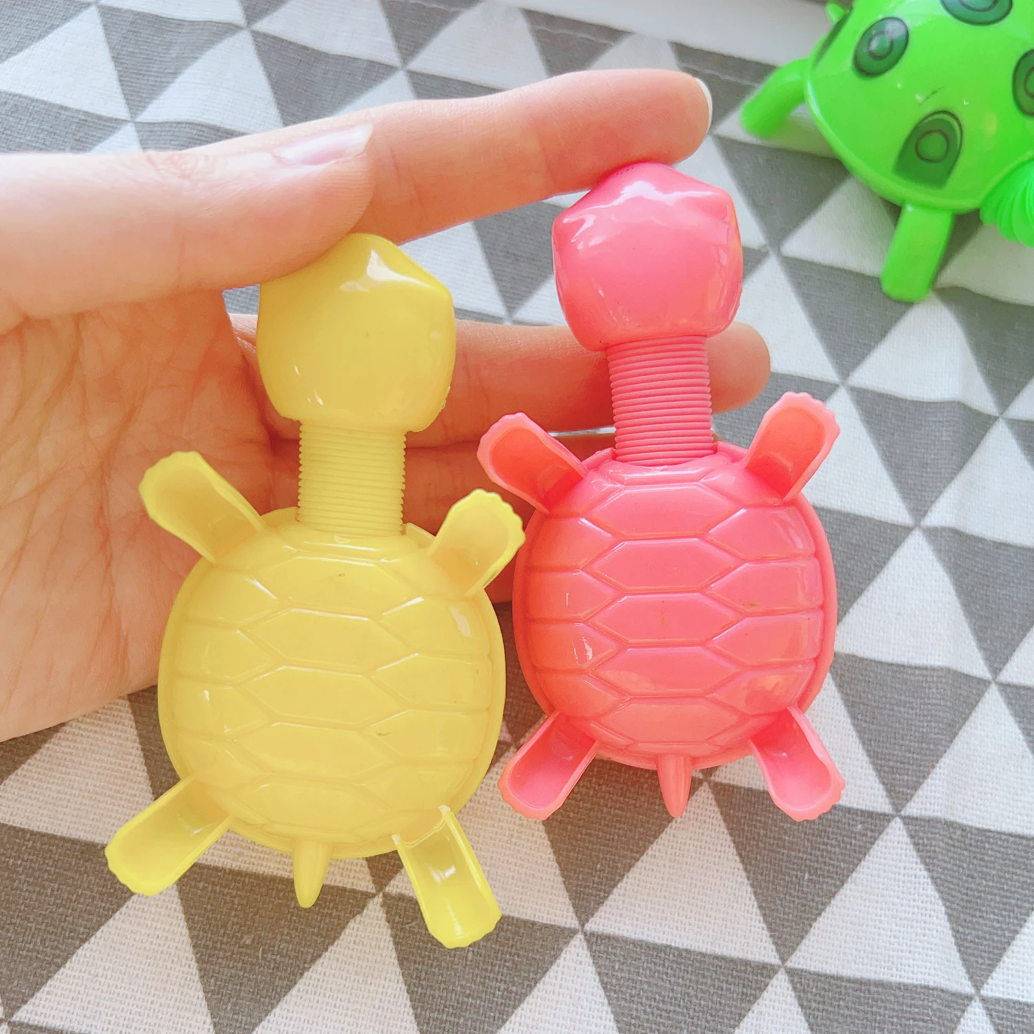 Cartoon Schildkröte Finger Prise Spielzeug Kinder Dekompression Teleskop Schildkröte Sensorischen Faltenbalg Spielzeug Puzzle Anti-druck Spiel Requisiten