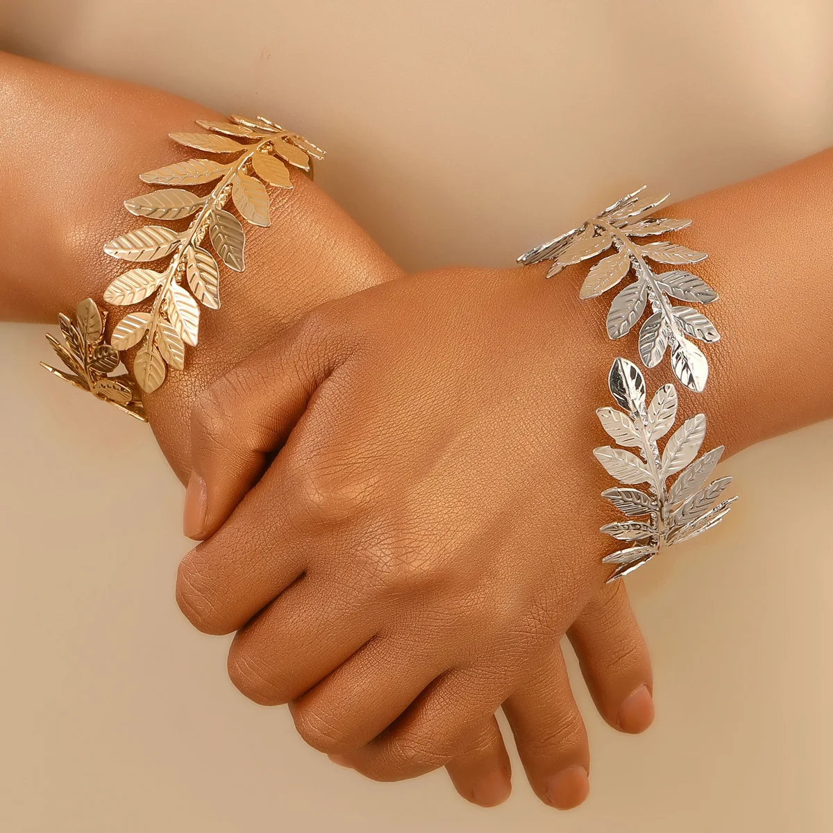 Personality Leaf Bracelet Female Creative Exaggerated Leaf Hand Bangles Armband Bracelet Dual Use Love Jewelry for Women 2025 AU