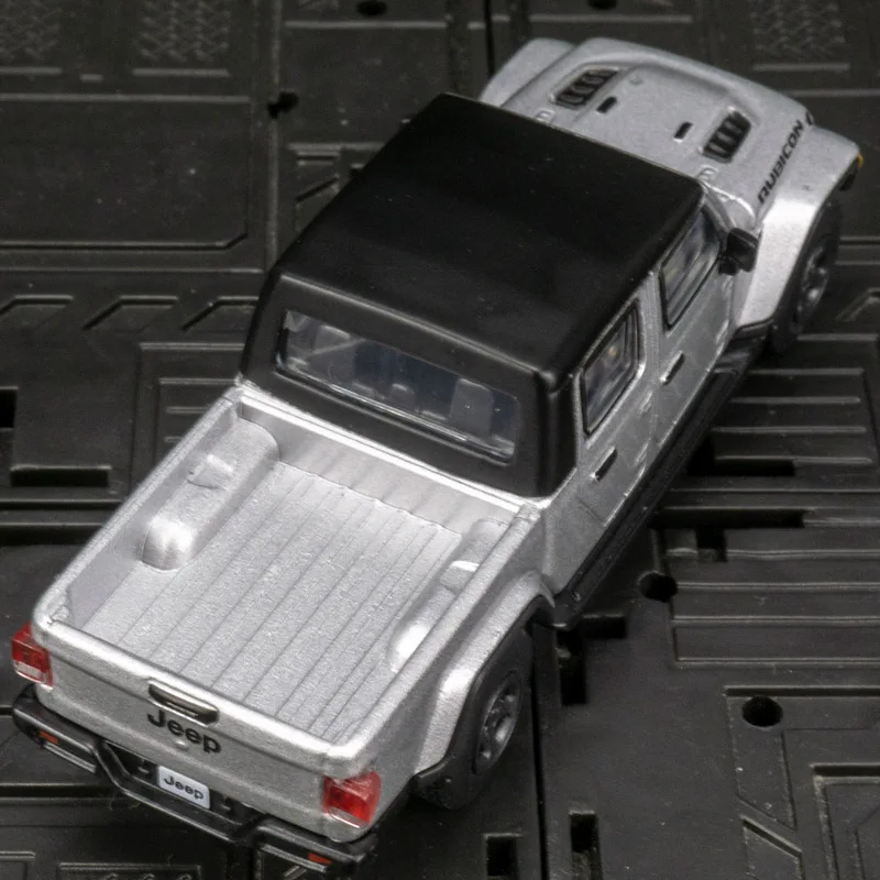 

1:64 Jeep Gladiator Alloy Модель внедорожника Транспортный пикап Игрушечная машина с богатыми деталями можно подарить в подарок друзьям