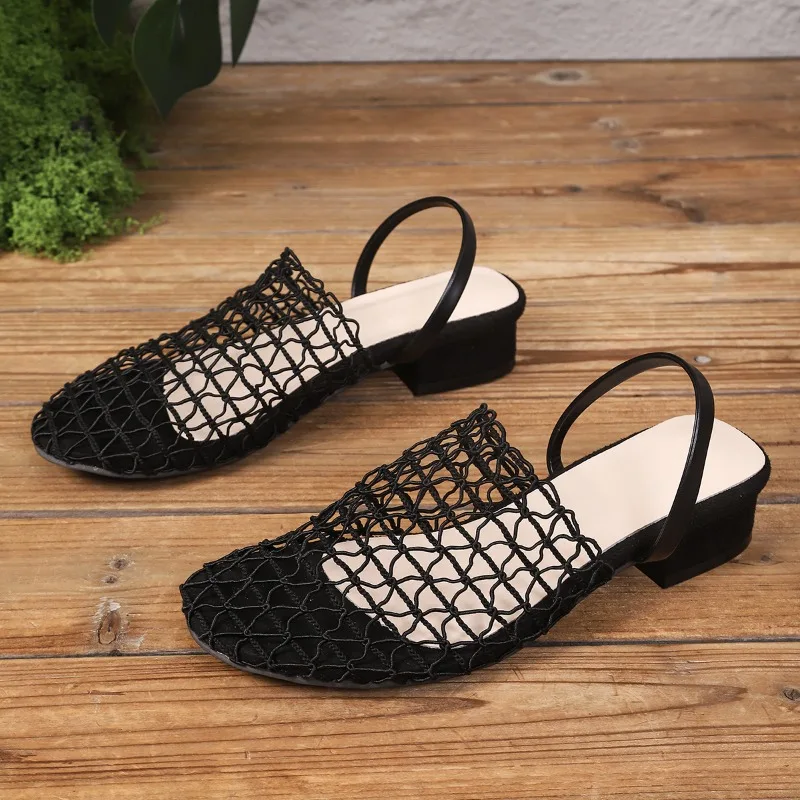 Hollow Mesh Bread Toe Slippers Women 2026 Summer New Breathable Block Heel Outside Wear Versatile Casual Square Toe Sandals
