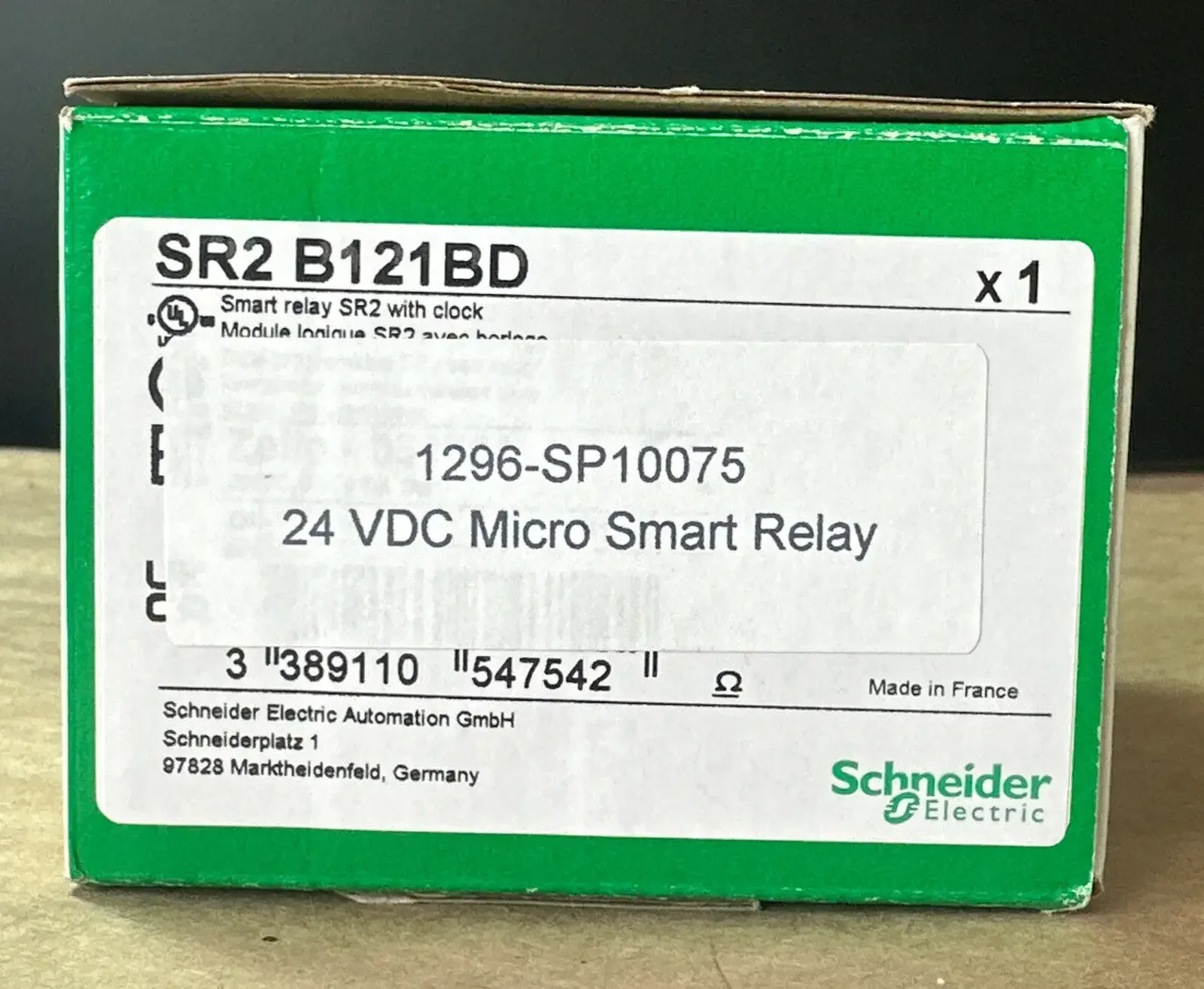 NEW IN BOX- Schneider Electric SR2B121BD SR2 B121BD Zelio SR2 24VDC Smart Relay