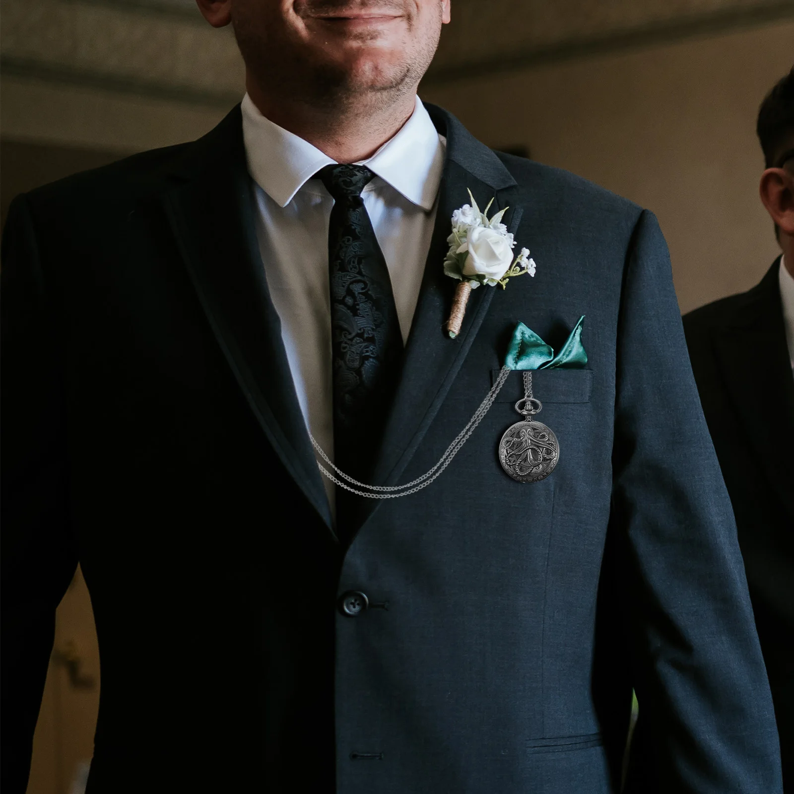 

Retro Pocket Watch Vintage Hollow Out Design Unisex Quartz Movement Portable Lightweight Zinc Alloy Hanging Watch For