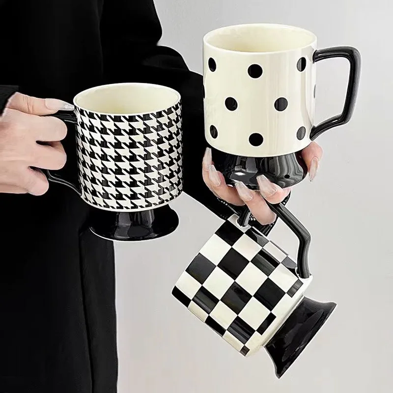 

Керамическая кружка, черный стиль, высокий внешний вид, чашка для завтрака с кофе и молоком на высоких ножках
