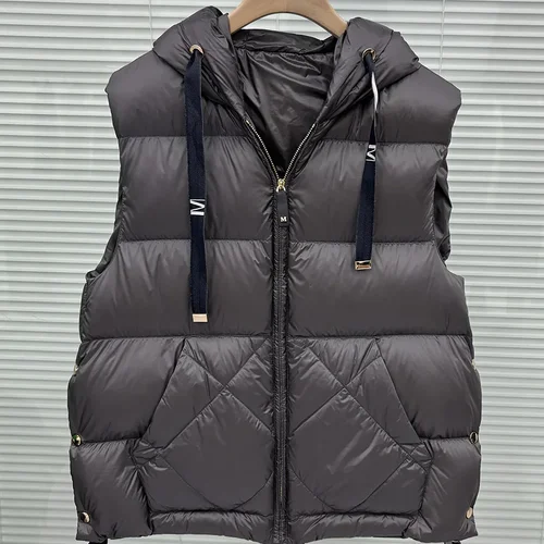 أسفل المعاطف