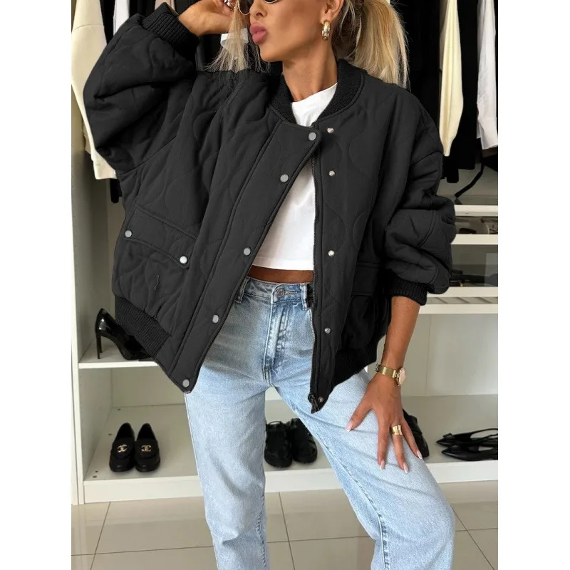 

Zagros женское осеннее стеганое пальто 2025 года, однотонное уличное пальто с воротником-стойкой и карманами на пуговицах, длинными рукавами