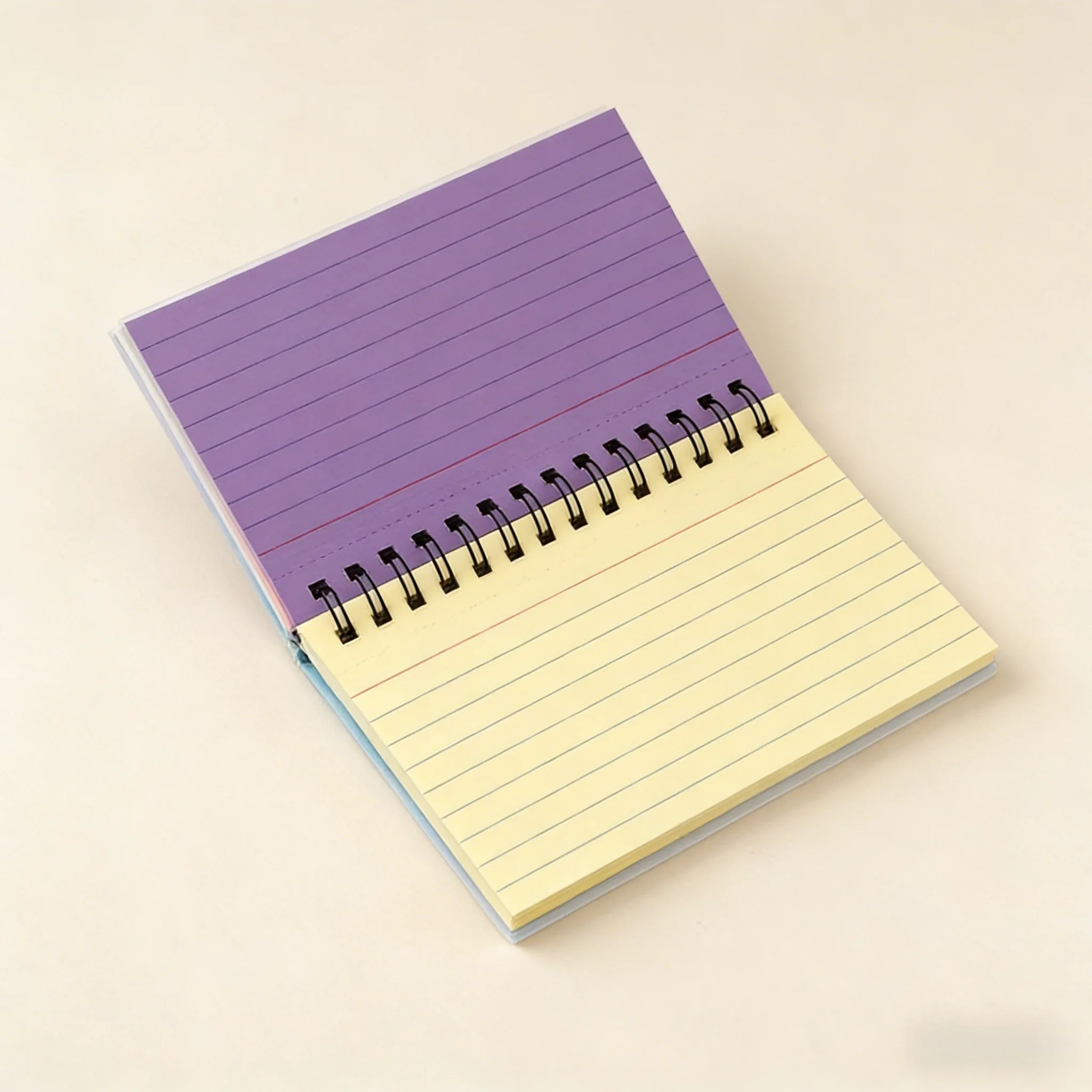 

Пастельные мини-спиральные блокноты ярких цветов и страниц с подкладкой, идеально подходящие для заметок, журналов или подарков.