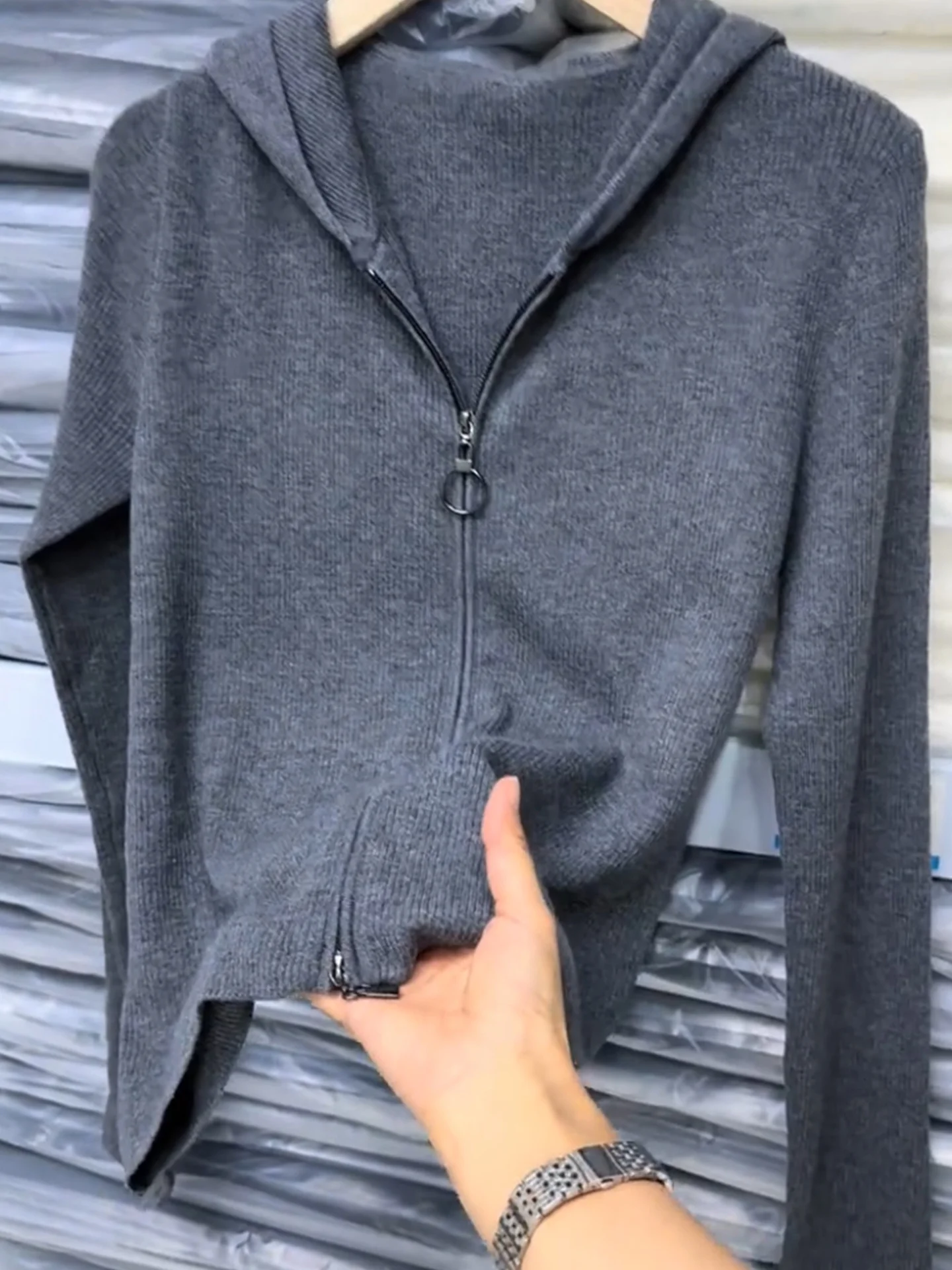 Damski sweter z kapturem, zapinany na podwójny zamek, dzianinowy kardigan Thiened, swobodny, wyszczuplający, zakrywający niedoskonałości.