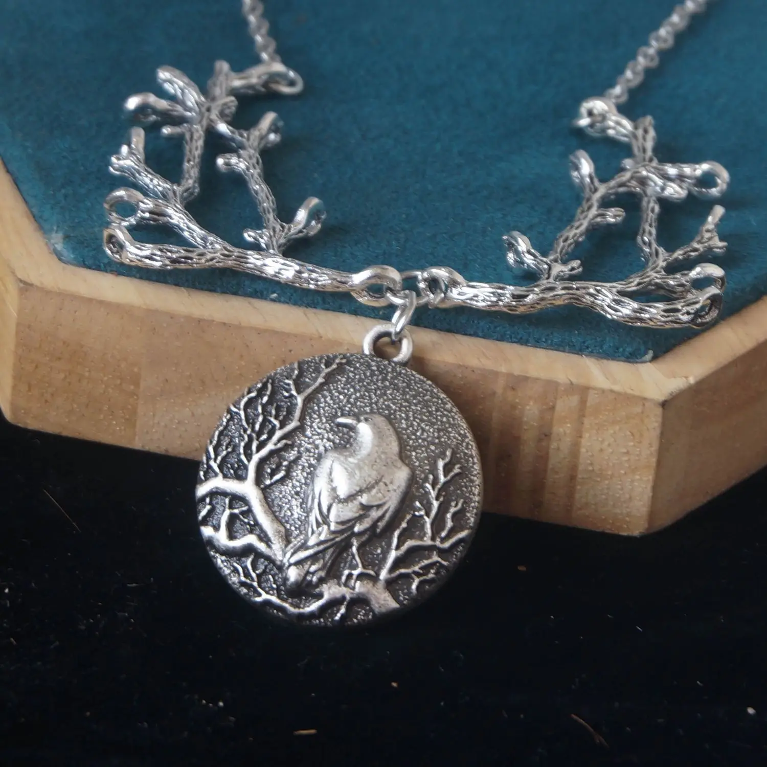 Newly Arrived Jewelry Retro Silver Color Branch Crow Necklace UNISEX Nordic Viking Joyful Atmosphere Party Necklace