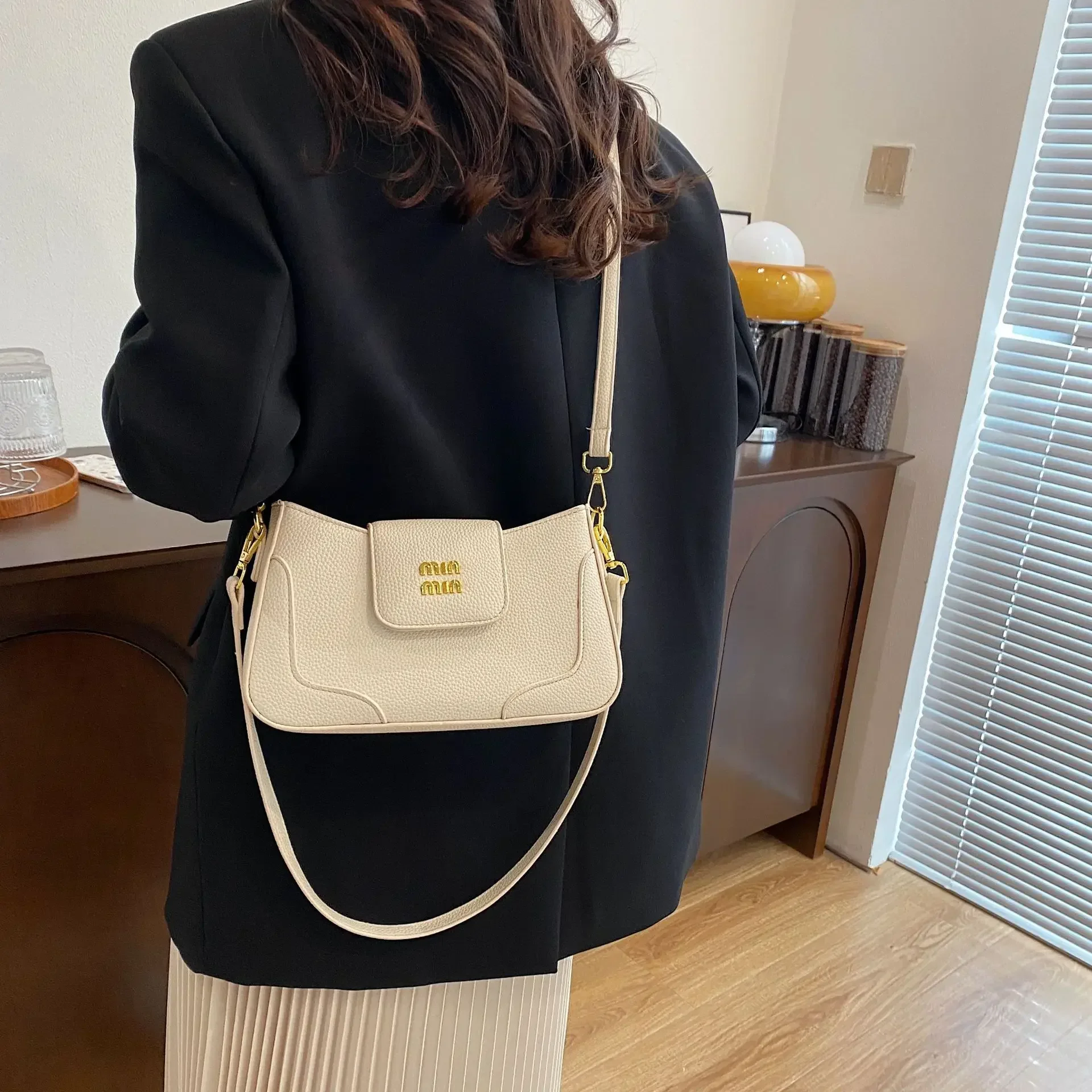2025 Novo! Bolsa retrô francesa feminina crescente nas axilas – moderna, elegante e versátil, pequena praça