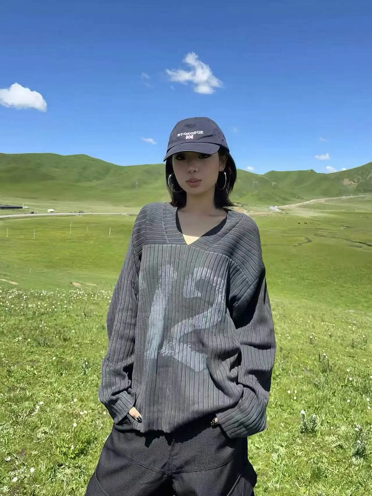 

Трикотаж свободного покроя с V-образным принтом в американском стиле ретро и длинным светом для осенне-зимней повседневной одежды