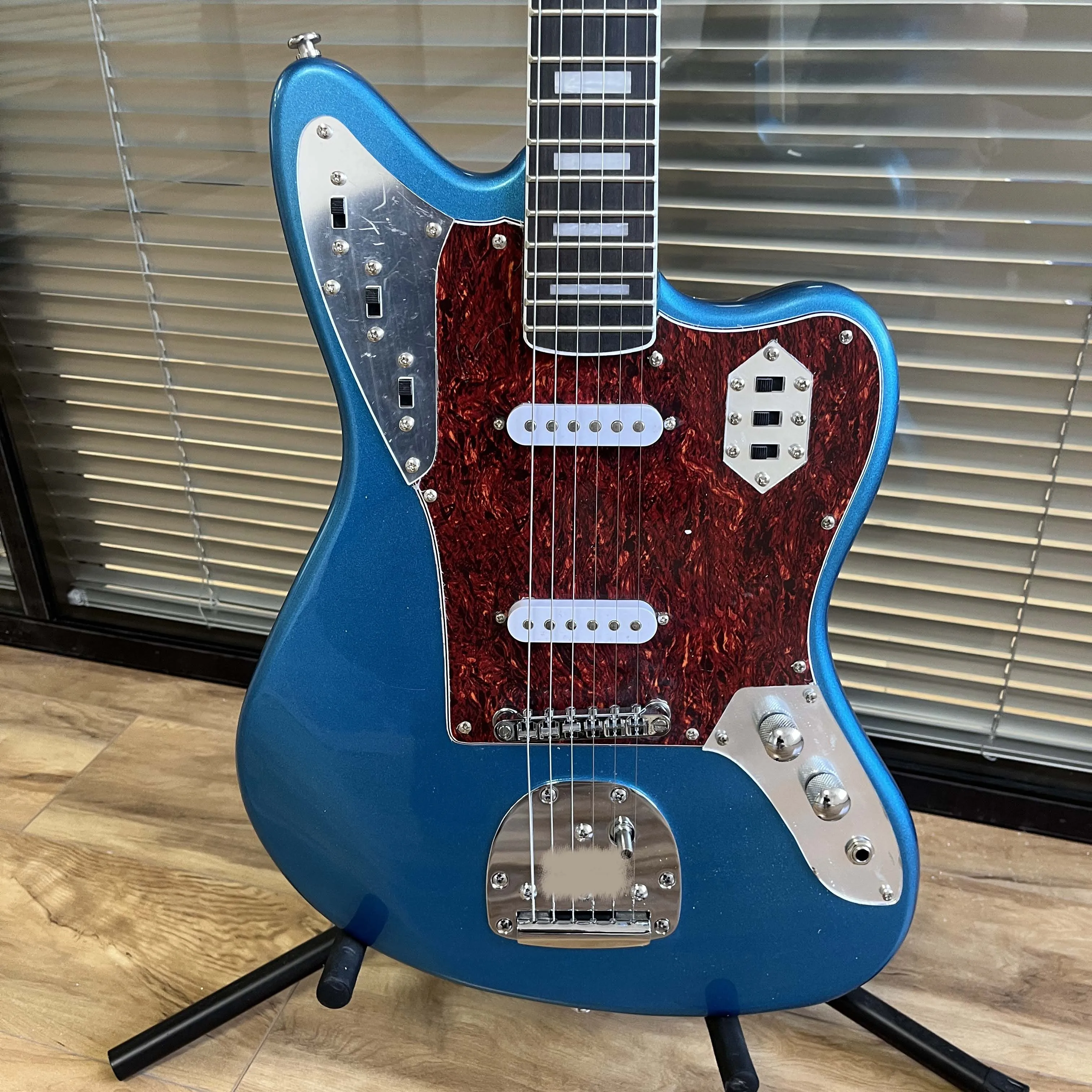 

Электрогитара Player II Jaguar Aquatone Blue – корпус из ольхи, подарок на тему электрогитары, бесплатная доставка