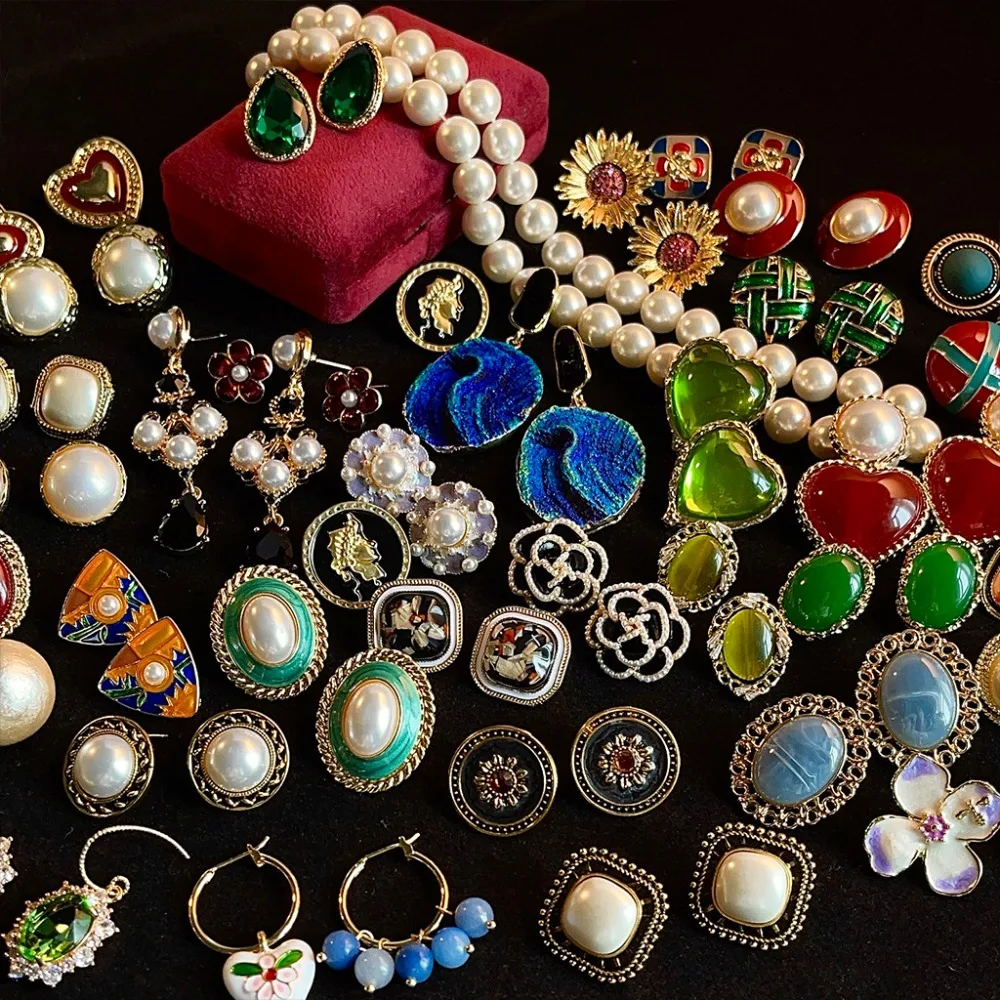 2025 جديد خمر الأقراط الأنيقة الرجعية الحد الأدنى الأزياء الفاخرة بوهو شيك لذيذ الأذن ترصيع