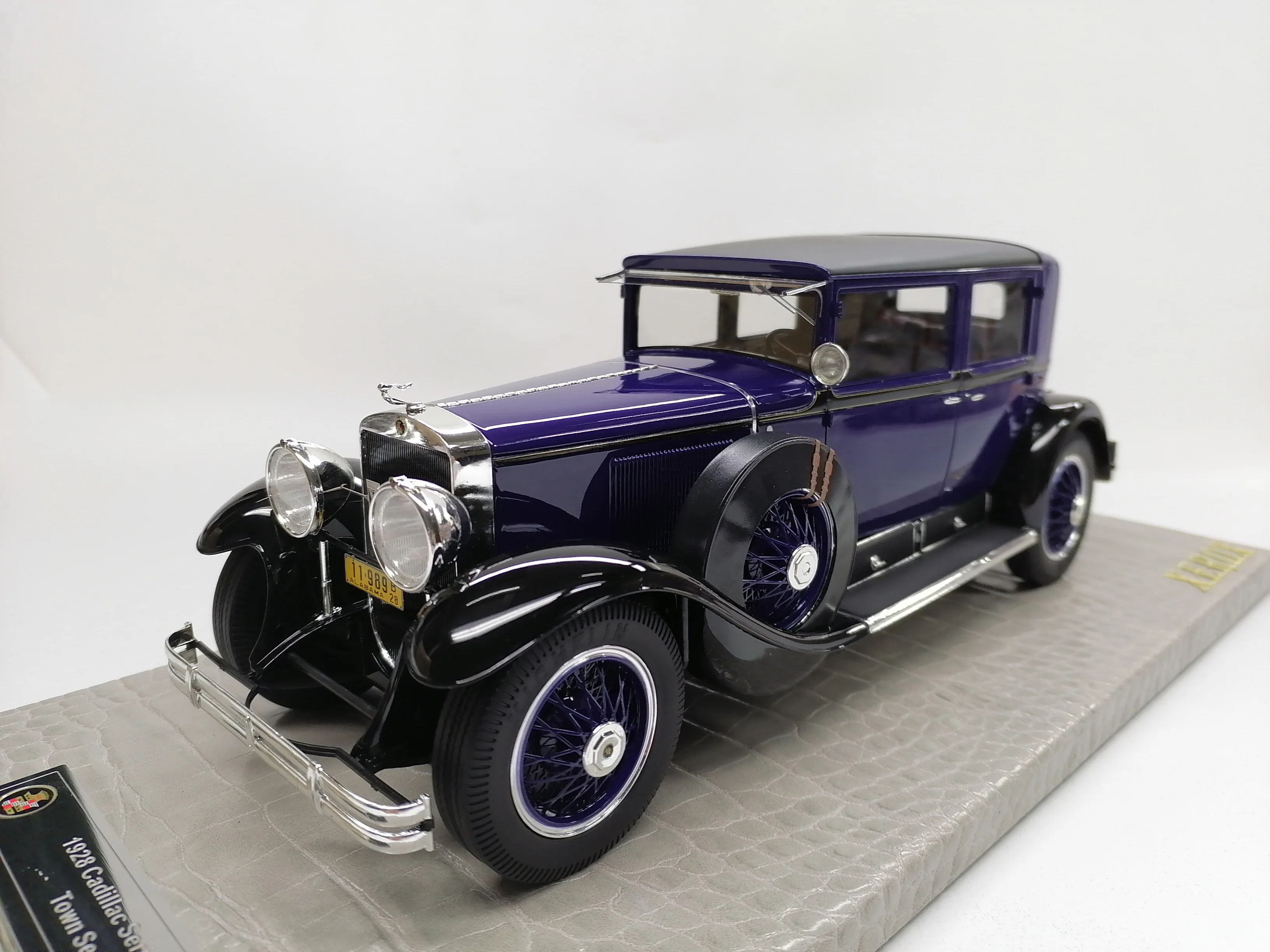 XEROX 1:18 For 341A 1928 Vintage Car Limited to 30 Pieces Simulation Resin Alloy Static Car Model Toys Gift