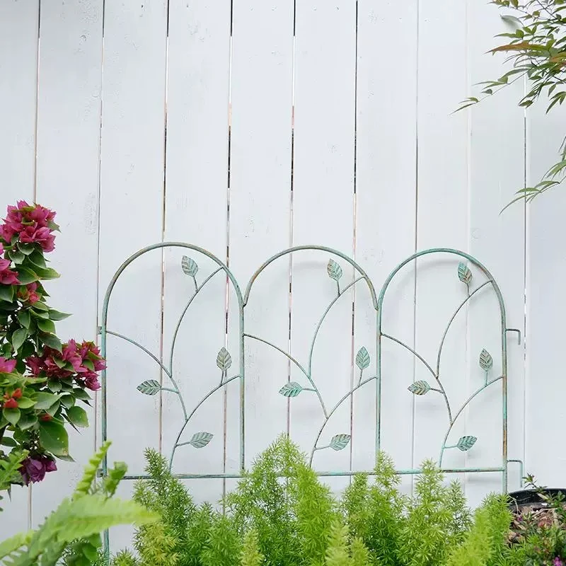 Vintage Iron Garden Fence Rustic Short Decorative Border for Flower Bed Courtyard Metal Edging for Lawn Antique Patio Barrier