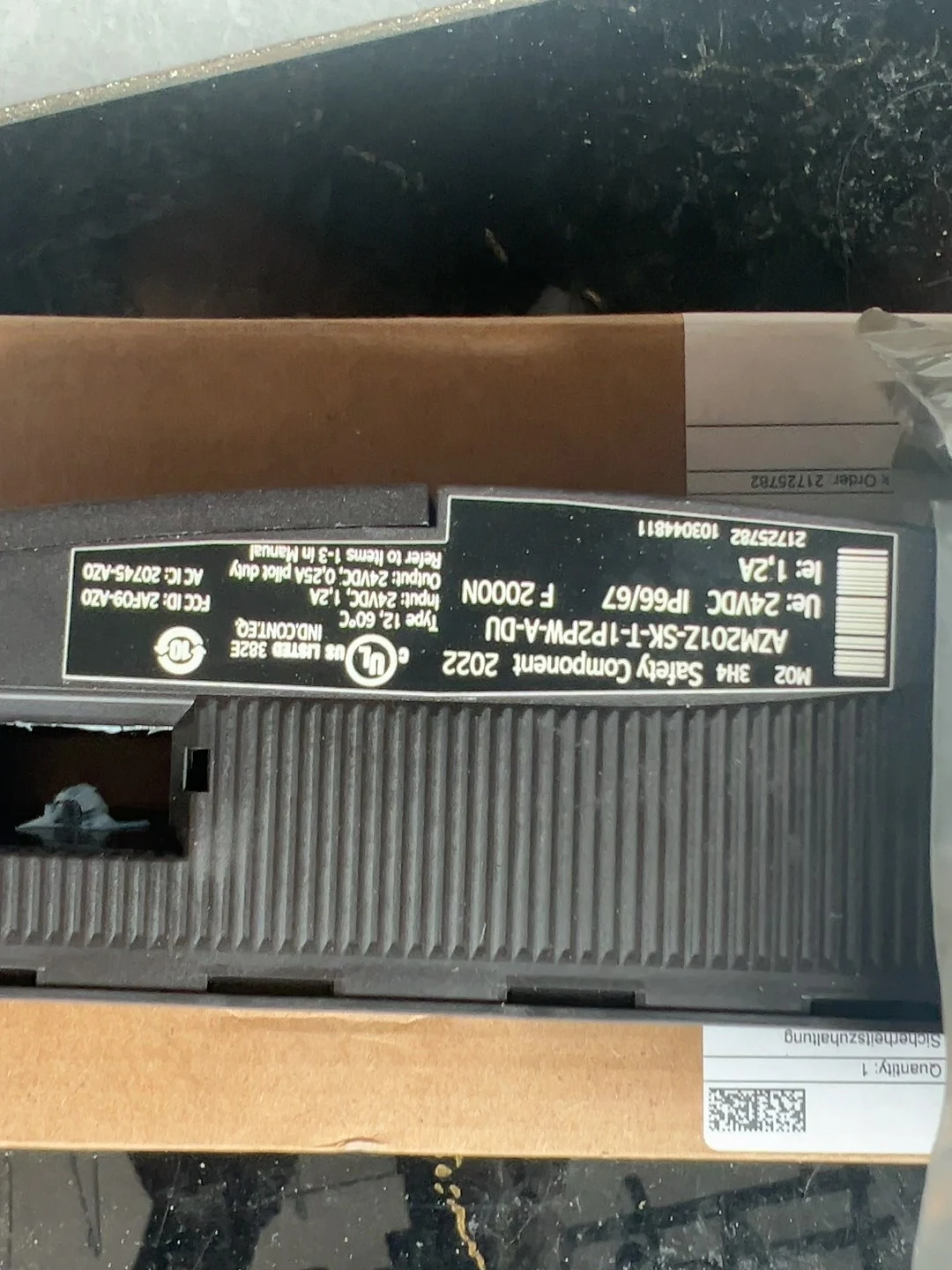 Schmersal, interlock switch electromagnetic door lock AZM201Z-SK-T-1P2PW-A-DU