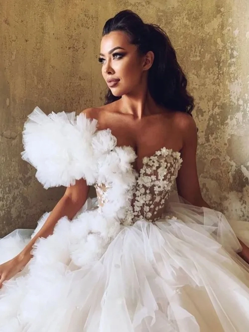 Customized Elegant A-Line Plus Size Chiffon Pleated Decal White Wedding Dress Sweetheart One Shoulder Backless Sexy Bridal Dress