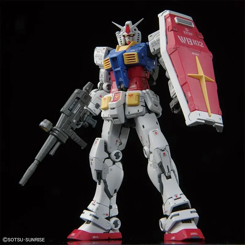 Original Bandai อะนิเมะ GUNDAM RX-78-2 Ver. 2.0 RG 1/144 ประกอบอะนิเมะ Action Figure ของเล่นคอลเลกชันเครื่องประดับของขวัญสต็อก