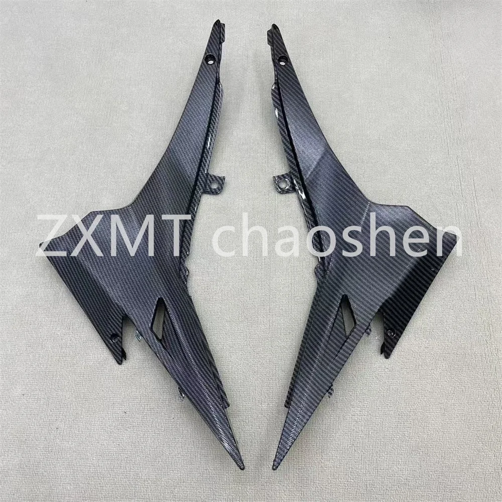 

Обтекатели мотоциклов из АБС-пластика подходят для небольших пластинок топливного бака RS4 125, с краской из углеродного волокна от 2012 до 2015 года.