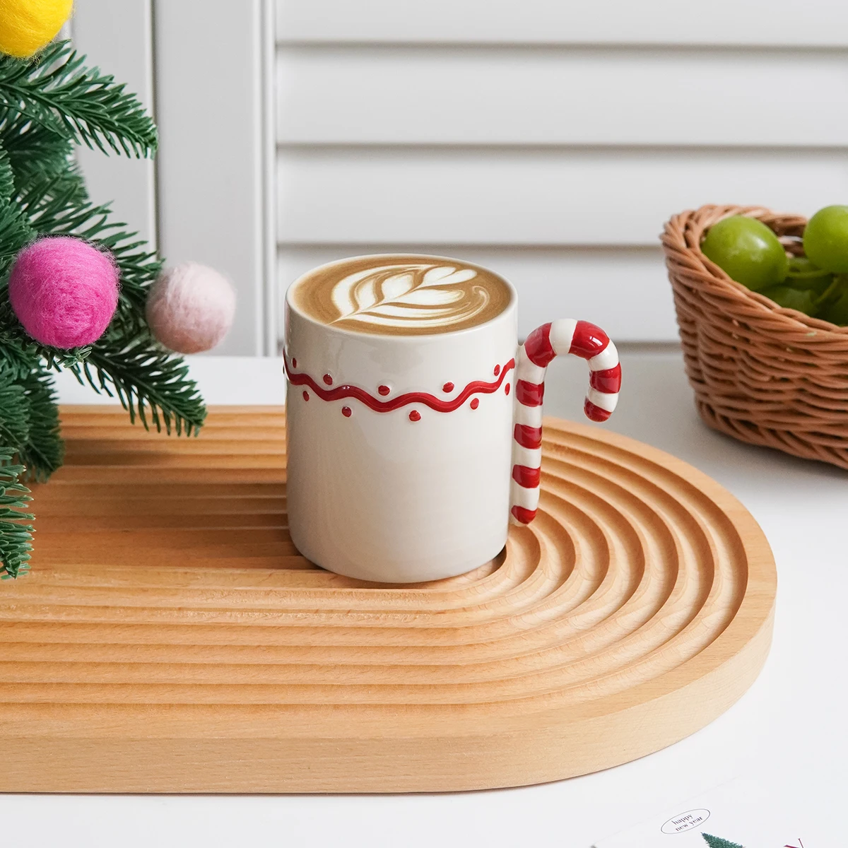 1Pc Cute Christmas Ceramic Mug, Candy Cane Handle Coffee Cup Latte Art Cup, Suitable for Reusable Hot and Cold Drinks, Household Drinking Cup, Christmas Gift
