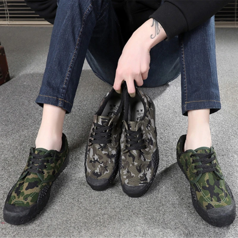 2022 Winter New Men's Low Top Labor Protection Shoes Shallow Mouth Camouflage Canvas Shoes Outdoor Protect Training Men Shoes