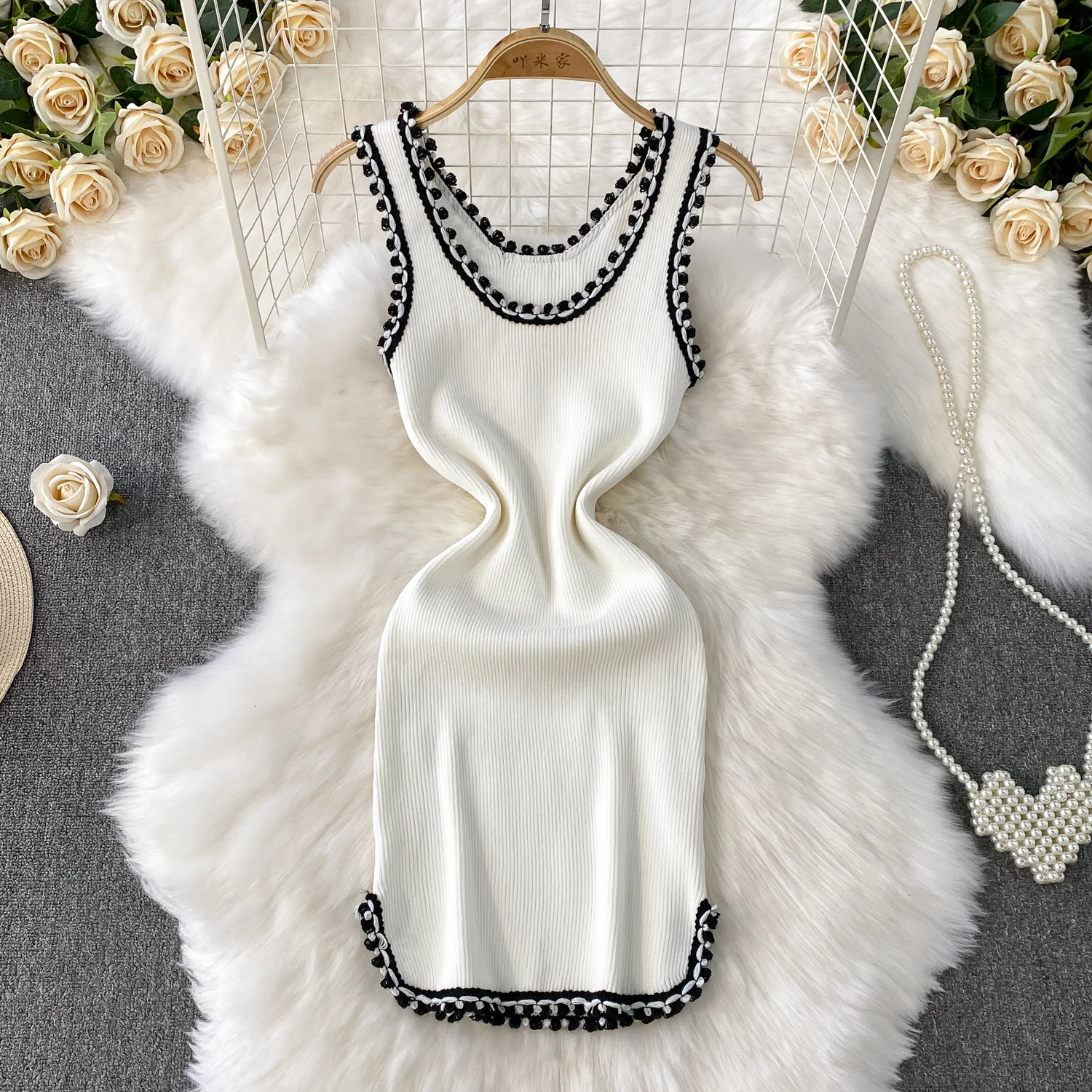 Summer New Women's Fashionable Short Sleeved Slim Fragrant Fashion Woven Knitted Vest Dress