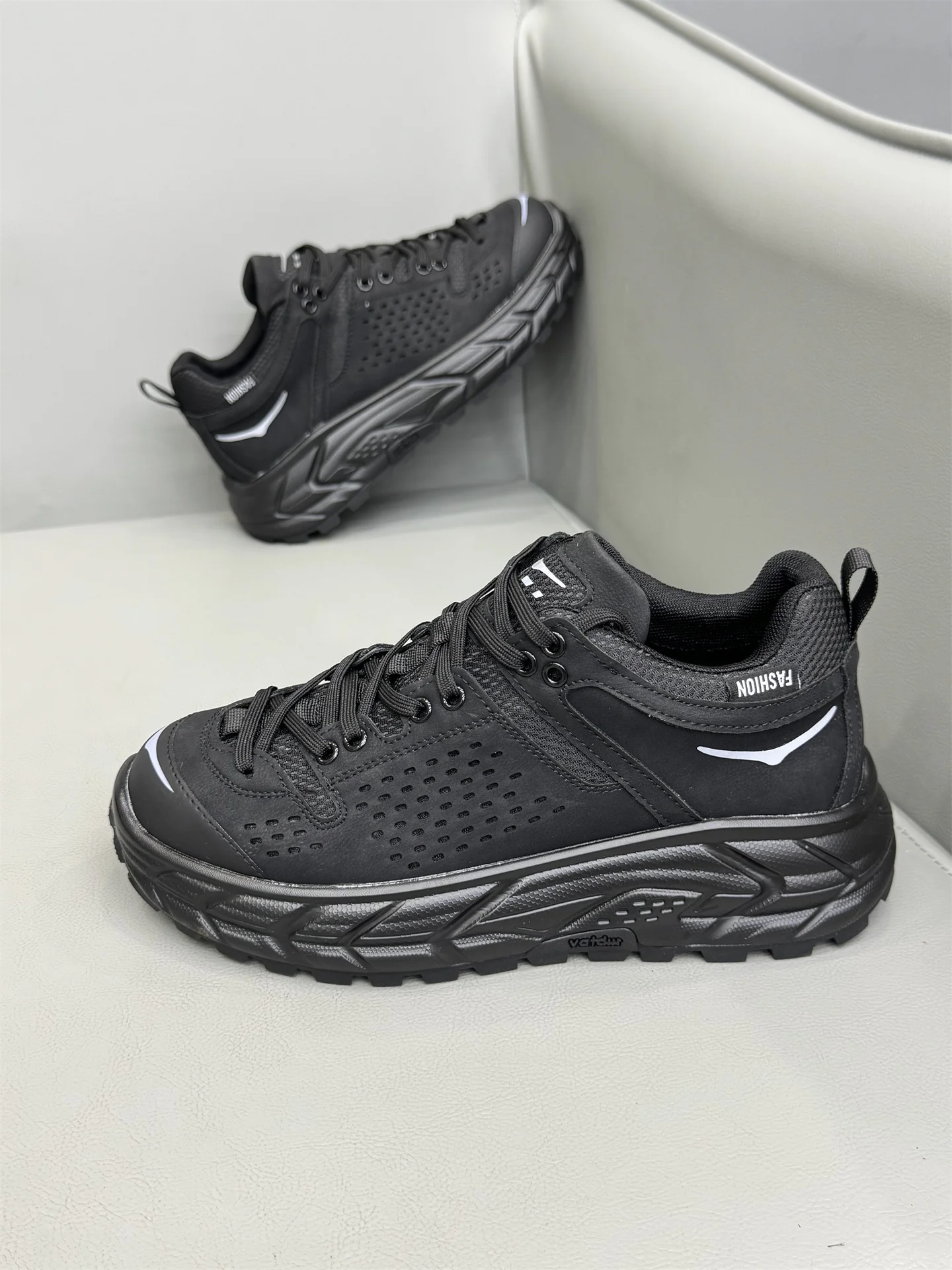 

Men's Faionable Leather Surface Breathable Low-Top Outdoor Casual oes Autumn New Sle Lightweight Dad oes Slip-On roun...