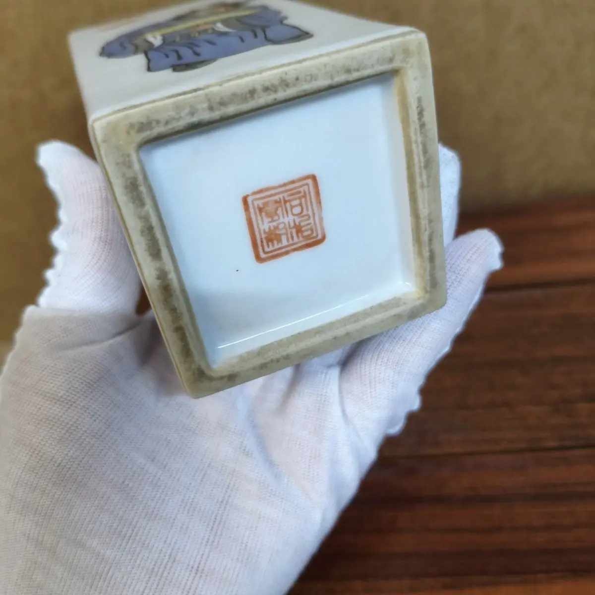 Antique Old Collection Hand Painted Zhong Kui Figure Pattern Square Ceramic Pen Holder Home Office Decor Storage Jar