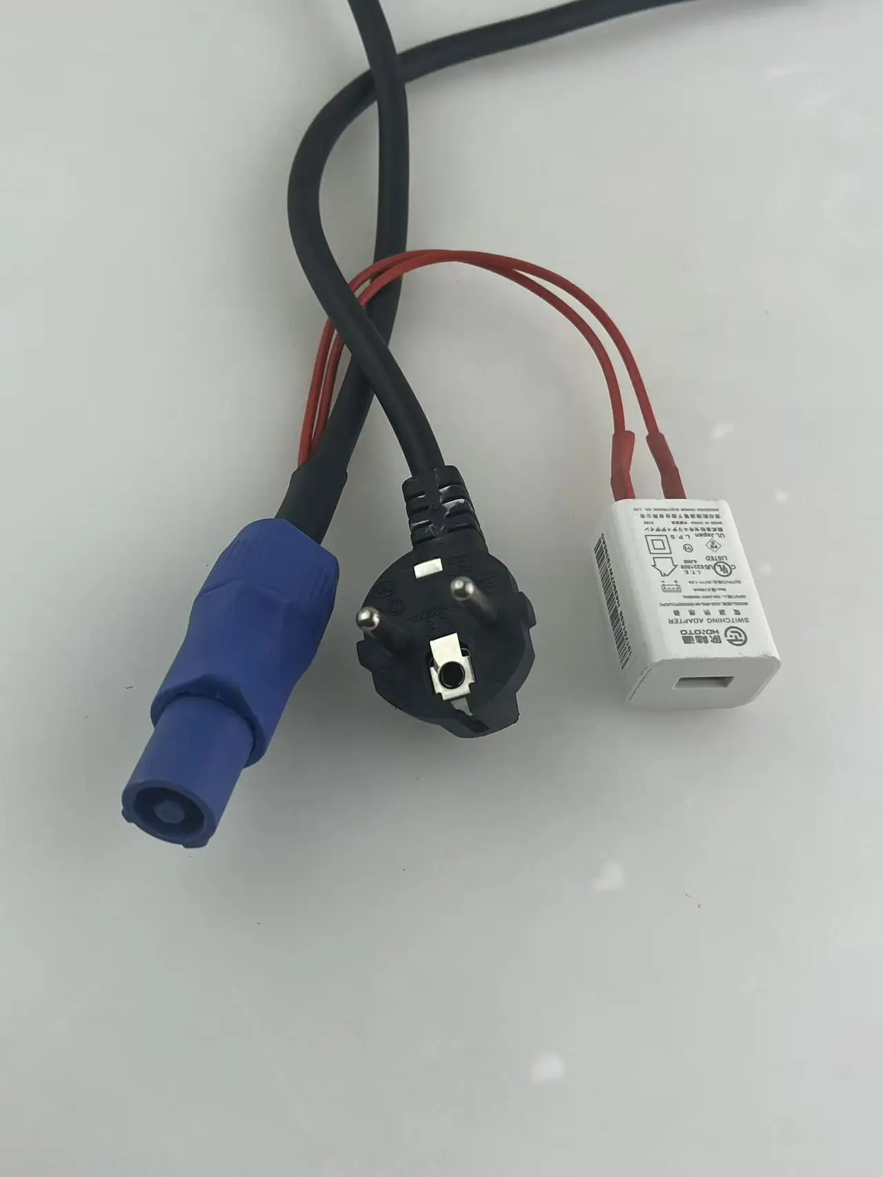 Grade Power Cord with Powercon Plug: Ideal for Stage Lighting, 3 - Pin MDMX512 Interface, 1 - M Length & 5V USB Port