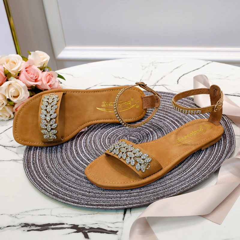 2024 Summer Flat Sandals Back Strap Round Toe Sandals Open Toe Sandals Simple Casual Women's Shoes Rhinestone Chain Beach Shoes