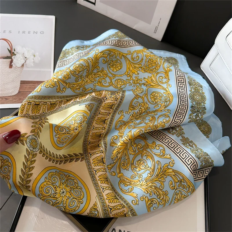 2025 موضة جديدة 70X70cmPrinted المرأة وشاح الباشمينا وشاح حريري ساحة شال الزخرفية عقال الرقبة الفاخرة تصميم باندانا