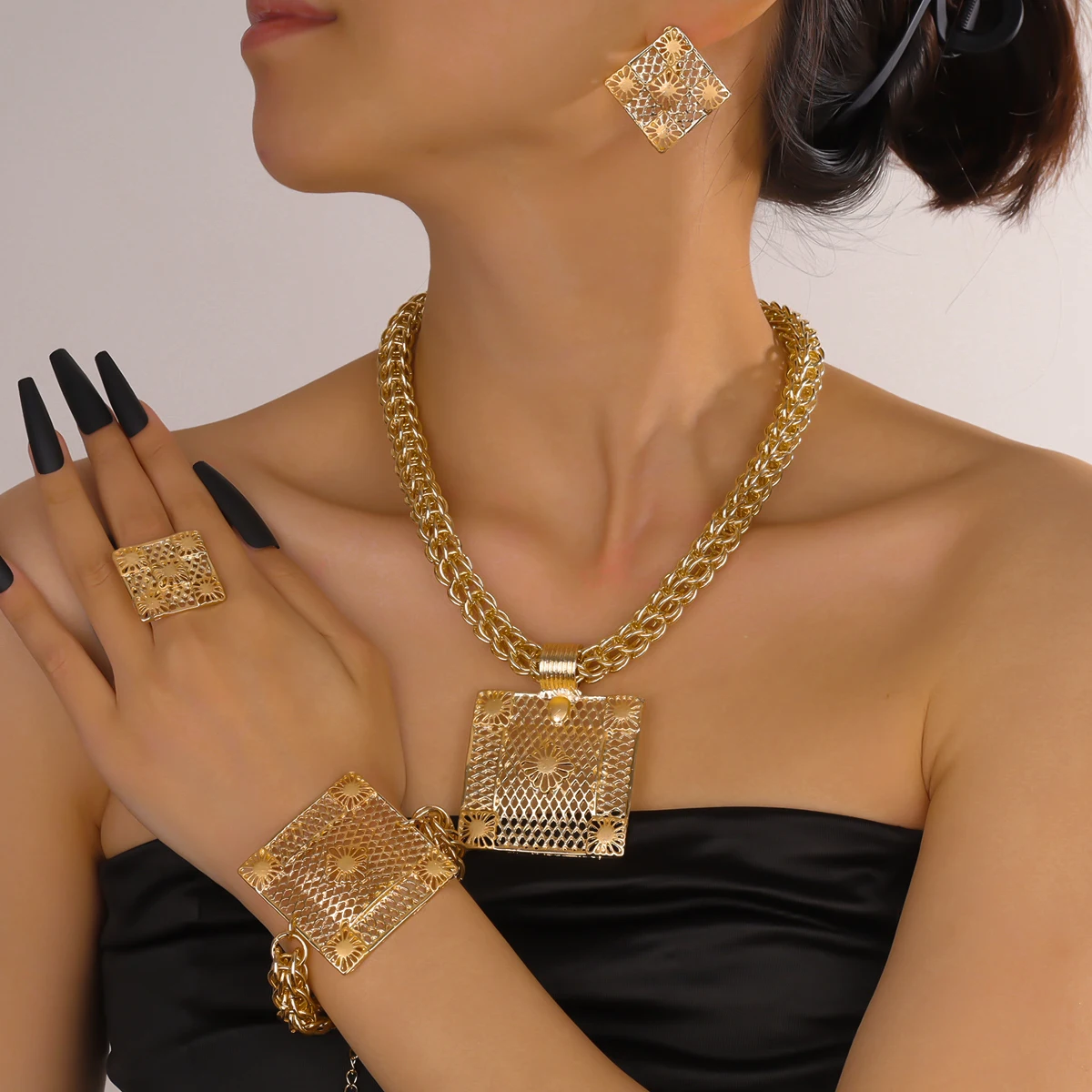 African Jewelry Set for Women Big Necklace Earrings Bracelet Dubai 18K Gold Plated Fashion Bridal Jewellery for Party Wedding