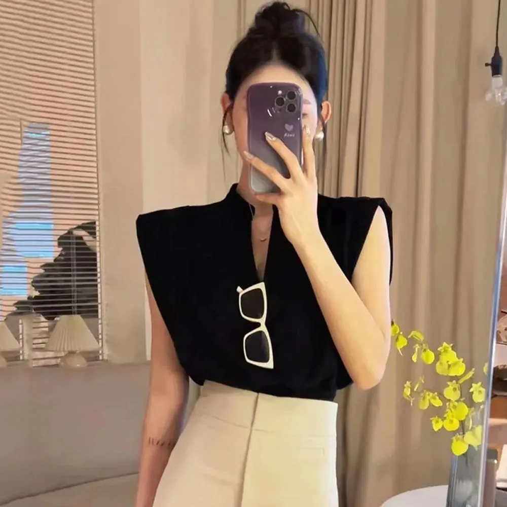 Korean Style Women Blouses V-neck Elegant Chic White Sleeveless Shirts Apricot Crop Tops Office Style Old Money Aesthetic Ladies