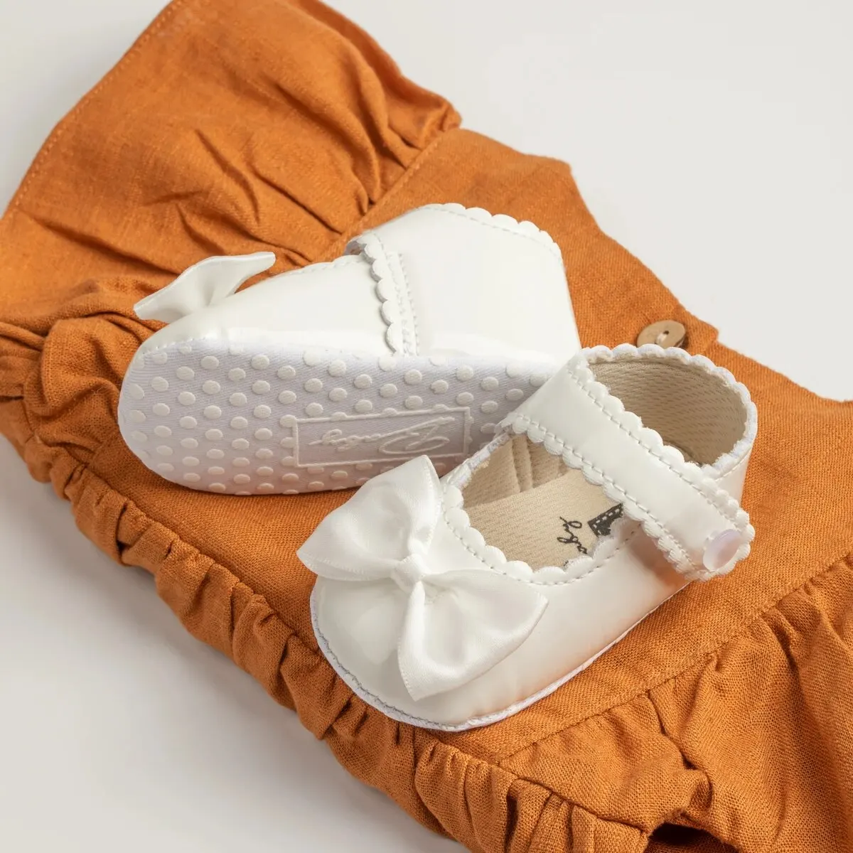 Meckior كلاسيكي بولي Leather جلد فتاة حذاء طفل Bowknot الأميرة شقة عدم الانزلاق القطن أسفل المشي الوليد سرير فستان أحذية 0-18 متر #1