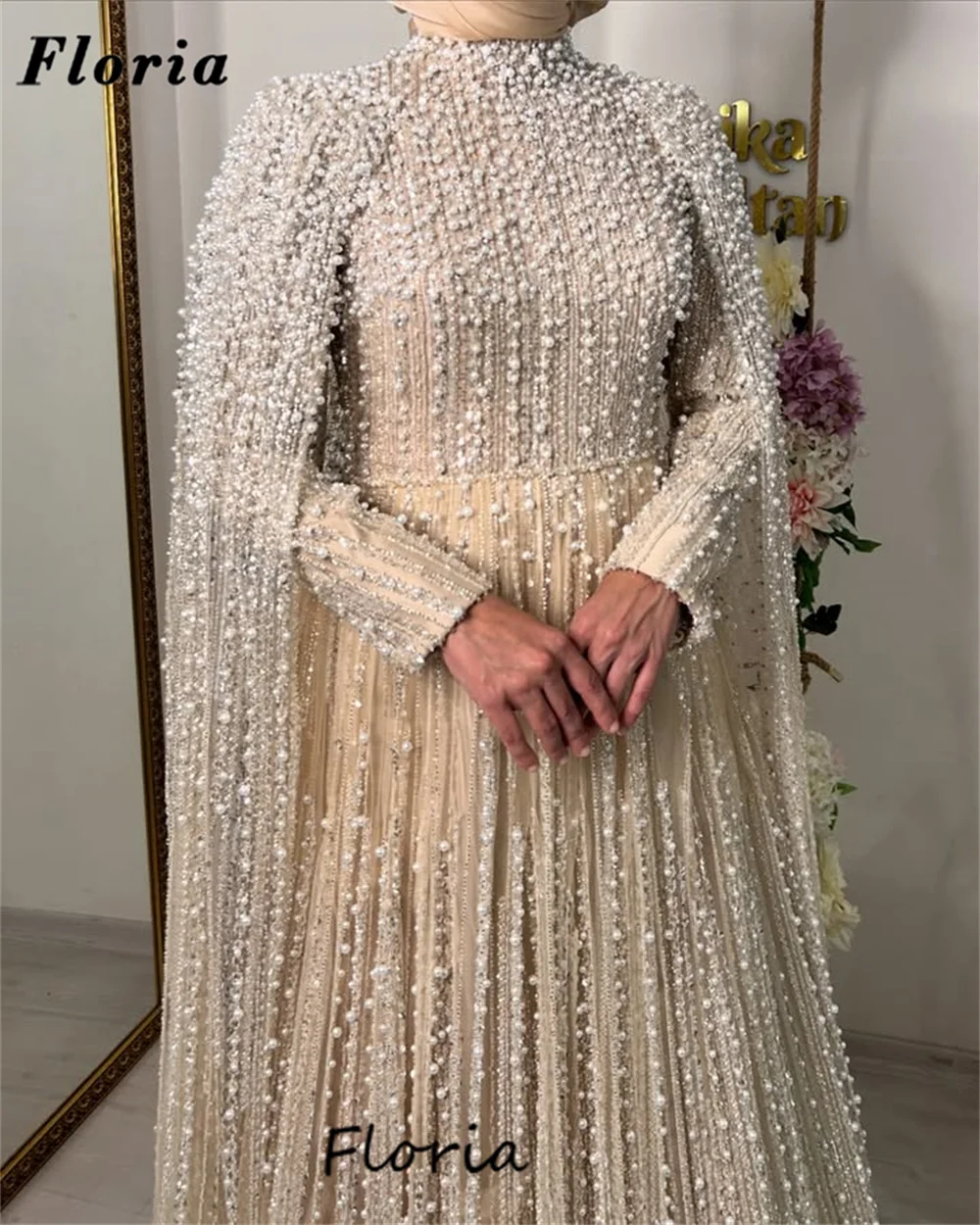Champagner-Abendkleider mit schweren Perlen und Perlen, maßgeschneidert, 2025, muslimisches Cape, lange Ärmel, Geburtstagsparty-Kleider, Abschlussball-Empfangskleid