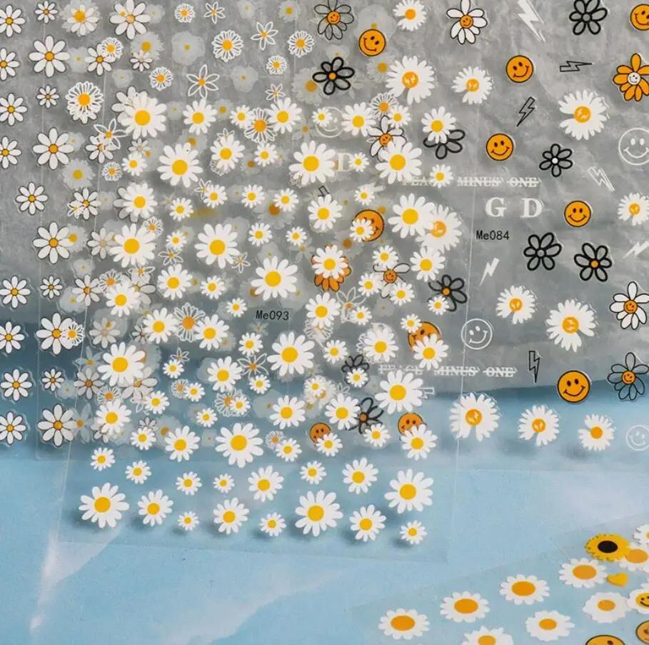 1 Blatt 3D White Daisy Nail Art Sickers 8*10 cm einfache wilde Chrysanthemen-Nägel-Patch, selbstklebende Maniküre, frische Blumenaufkleber