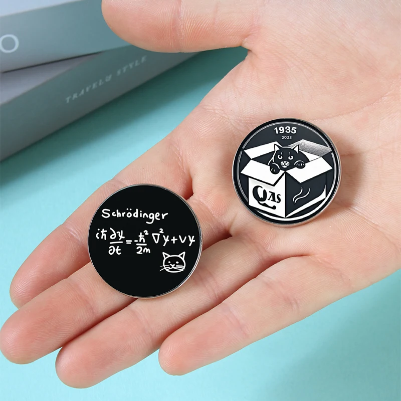 Schrodinger's chat broche vie grande Explosion physique expérience broche en alliage métallique dessin animé Badge vêtements accessoires