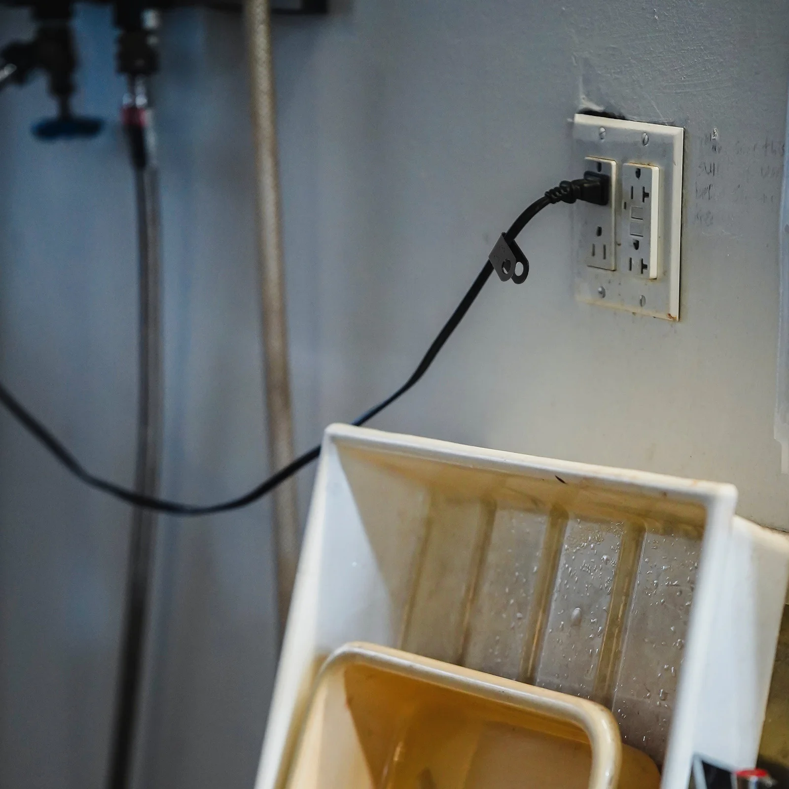 

1000Pcs Wire Clamp Plastic Cable Clips Fixing Fasteners for Organizing Automotive Cord Management Cable Clamps Fasteners