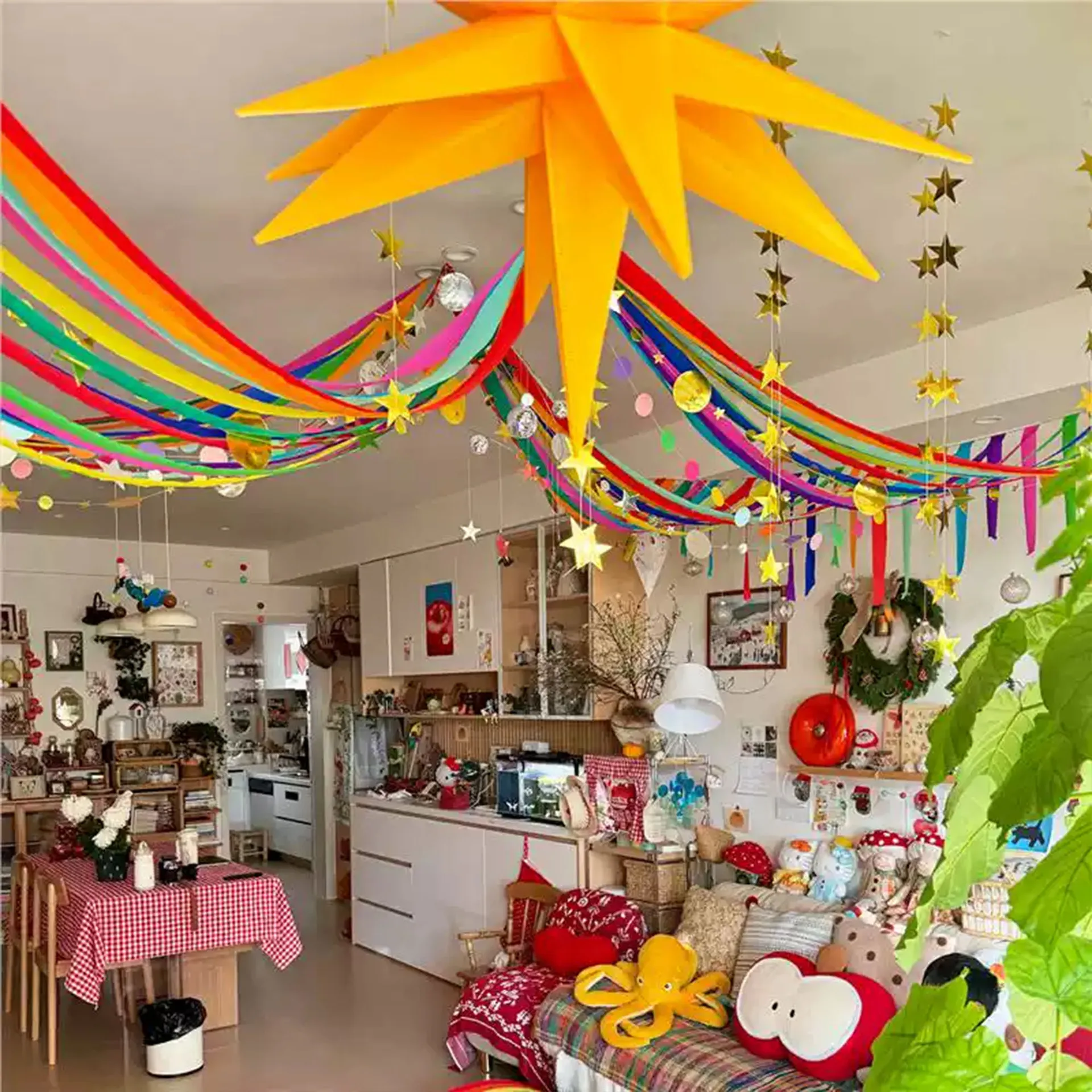 #4 Low Cost Cocktail Decorations That Work