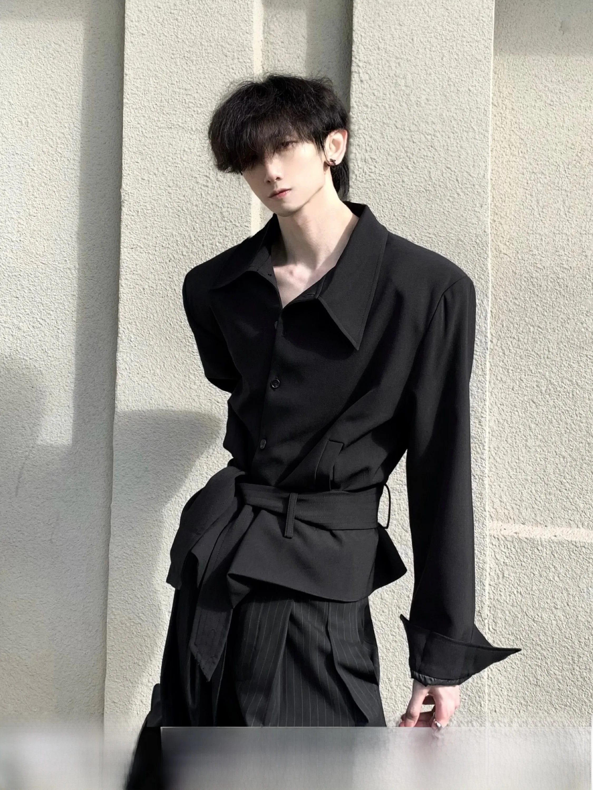 Elegant Minimalist Black Belted Short Jacket Men's High-End Slant Flap Design Shoulder Pad Outerwear Autumn Mountain Wind