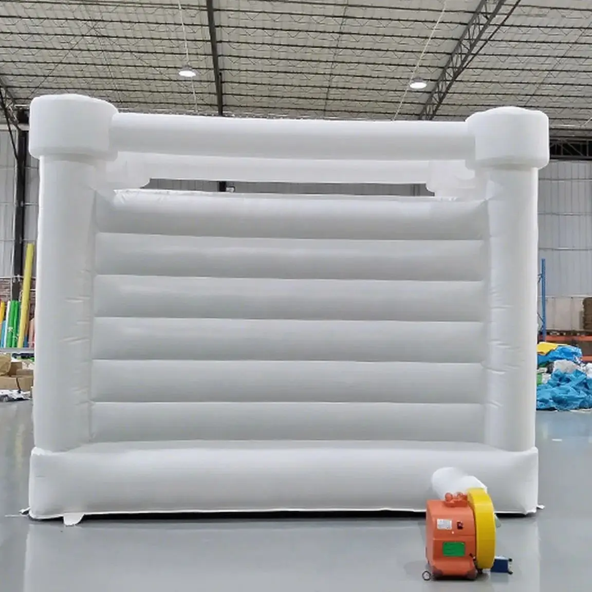 Maison de rebond blanche gonflable en PVC, château gonflable de saut en plein air de qualité commerciale pour fête d'anniversaire et de mariage avec souffleur