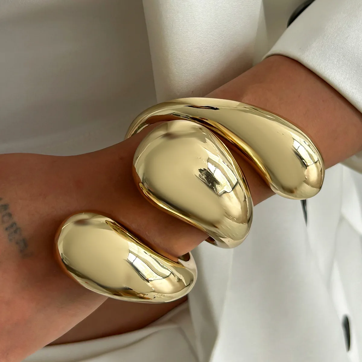 DIEZI Vintage Big Water Drop Heavy Metal Wide Cuff Bangles Bracelets Vintage Punk Geometric Metal Spring Bangle For Women Men