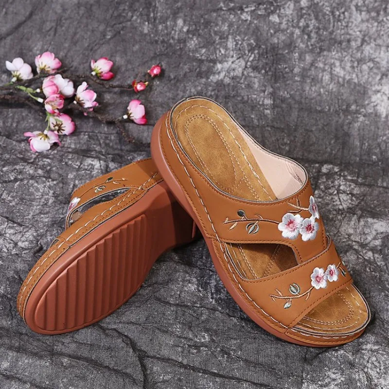 2024 Women Sandals Premium Orthopedic Open Toe Slipper Vintage Anti-slip Pu Leather Casual Female Platform Embroidered Shoes
