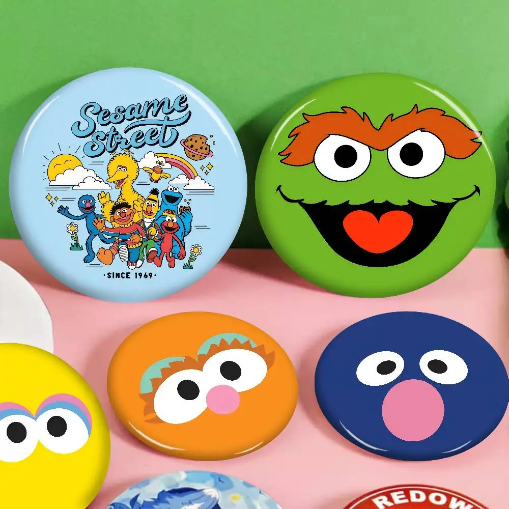 Cute cartoon S-Sesame Street Soft Button Pin Bright Printed Icon Gift For Friends Badge Collar Brooch Lapel Pin Metal