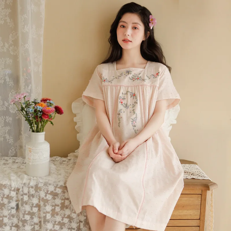 Sweet Embroidery Pure Cotton Women\'s Nightgowns Short Sleeve Plus Size Loose Sleepwear Elegant  Summer Dress