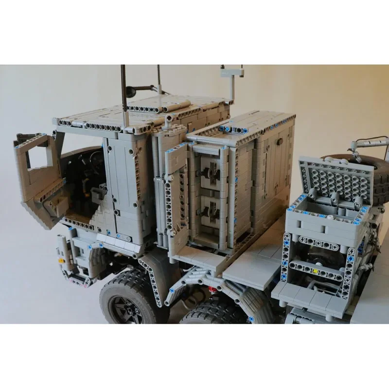 

MOC-188176City Classic New Armored Vehicle Building Block Model 7106pieces Creative Boys' Children's Birthday Christmas Toy Gift