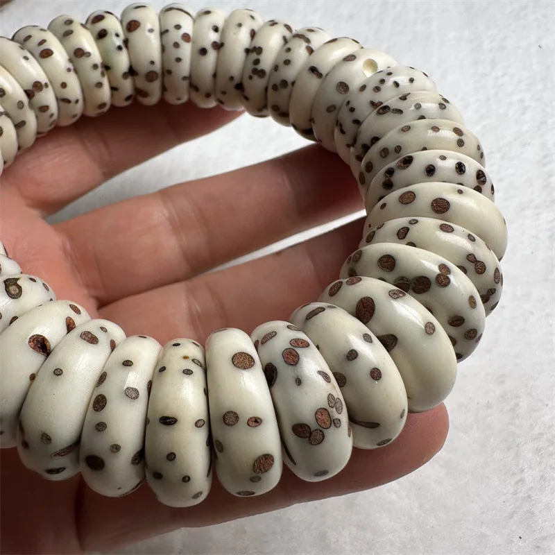 Thousand-Eye Bodhi Garlic-Shaped Bead Bracelet, White