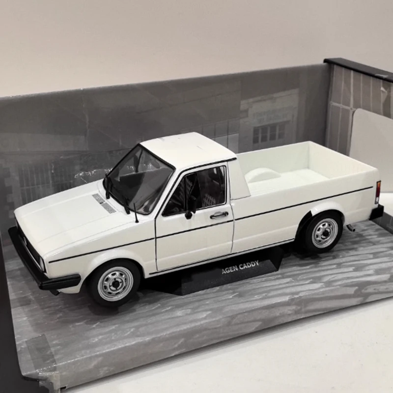 SOLIDOS 1:18 Scale CADDY รถกระบะจําลองรถรุ่น STATIC Collection ตกแต่งวันหยุดของเล่นคลาสสิกของที่ระลึกของขวัญ